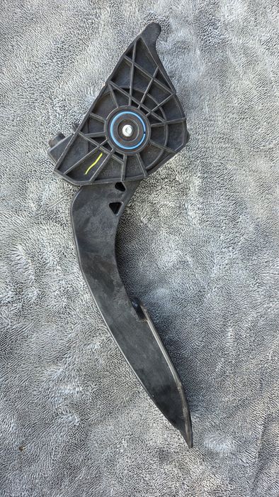 Malibu 2 gaz pedal GM original новый!