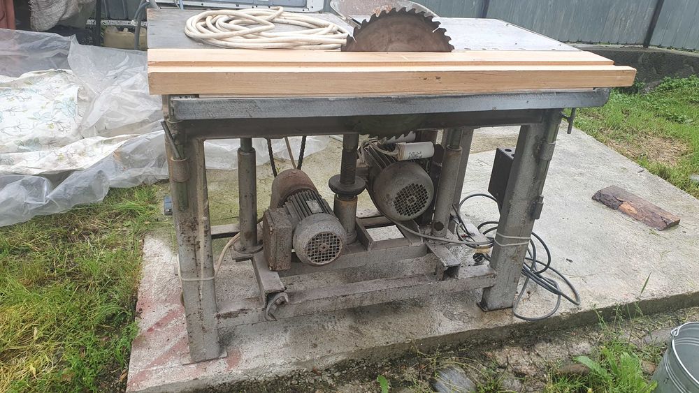 Vind abrit cu circular