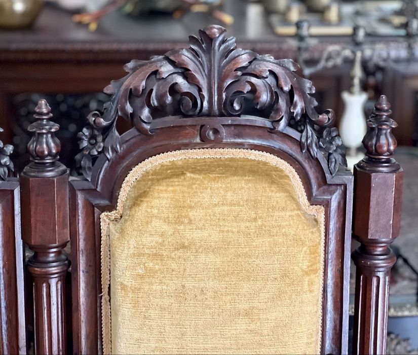 Canapea veche stil baroc - lemn masiv sculptat