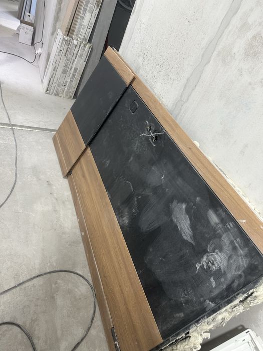 Продам входную металическую дверь