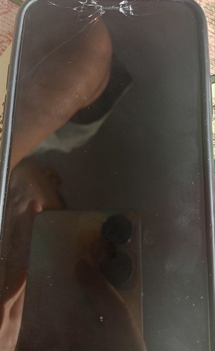 Vand iphone 11 acept si schimb