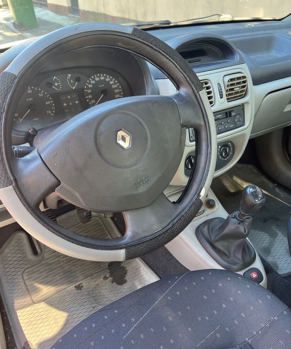 Renault CLIO-2004