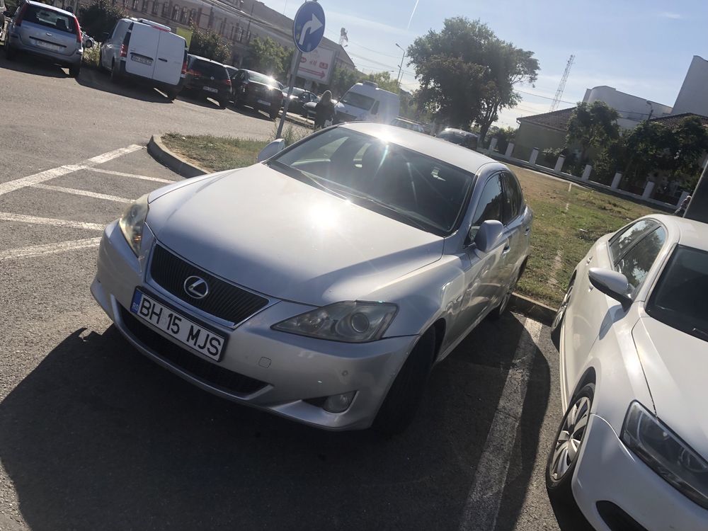 Se vinde lexus is 220d