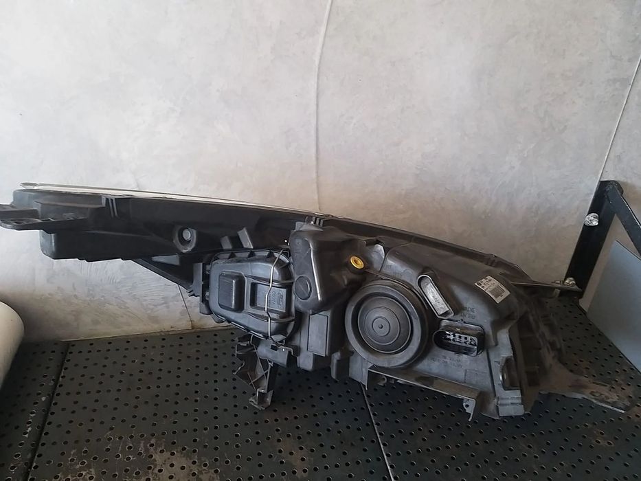 Far stanga ford kuga 2 dm2 90014882 cv4413w030ae
