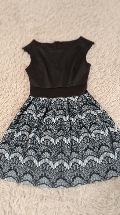 Лот от две рокли