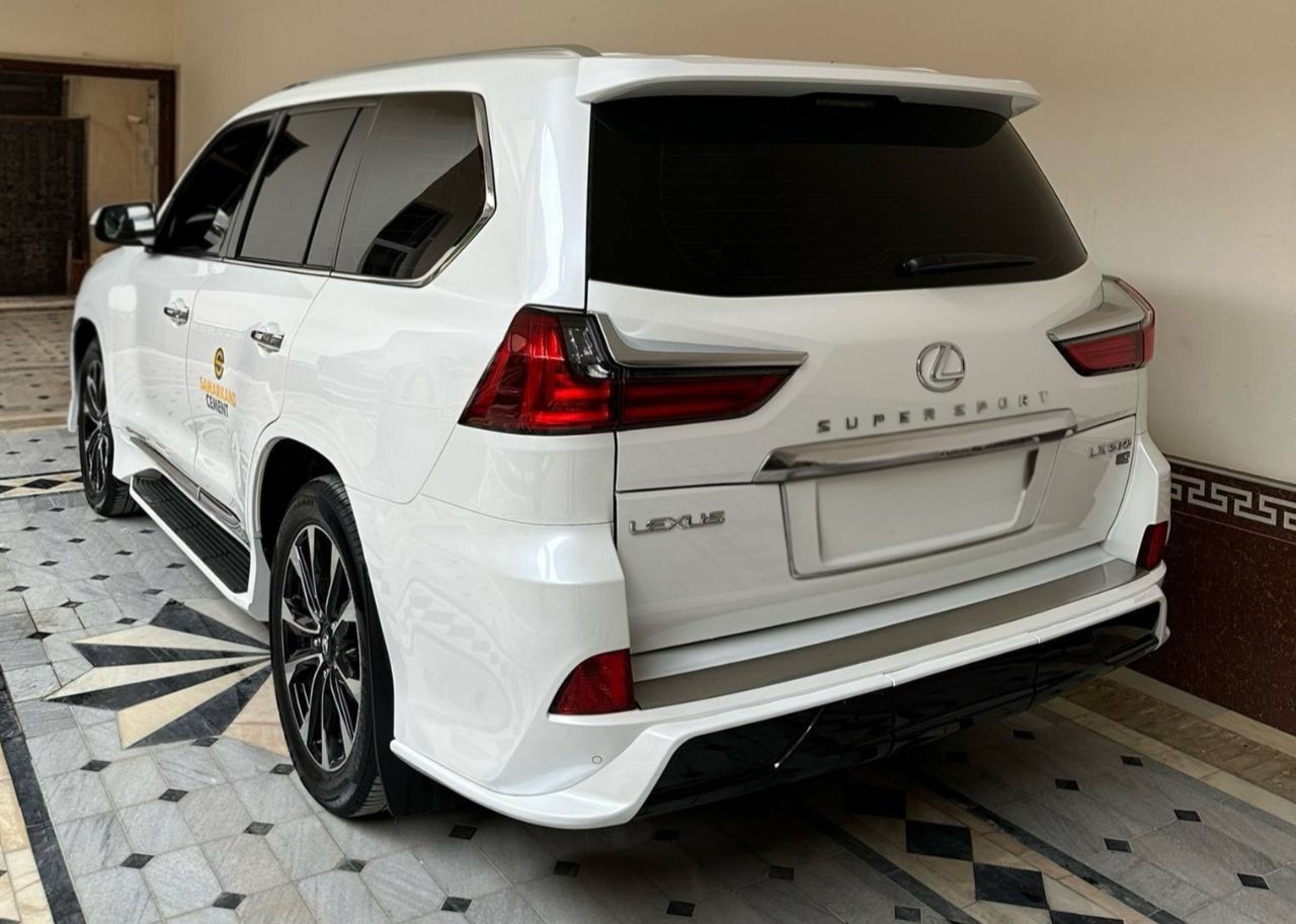 Lexus LX 570 Super Sport! 2017г Белый Жемчуг! 140 тыс км пробега!