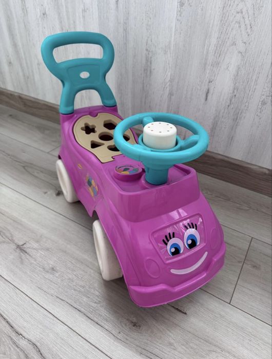 Продам машинку толокар