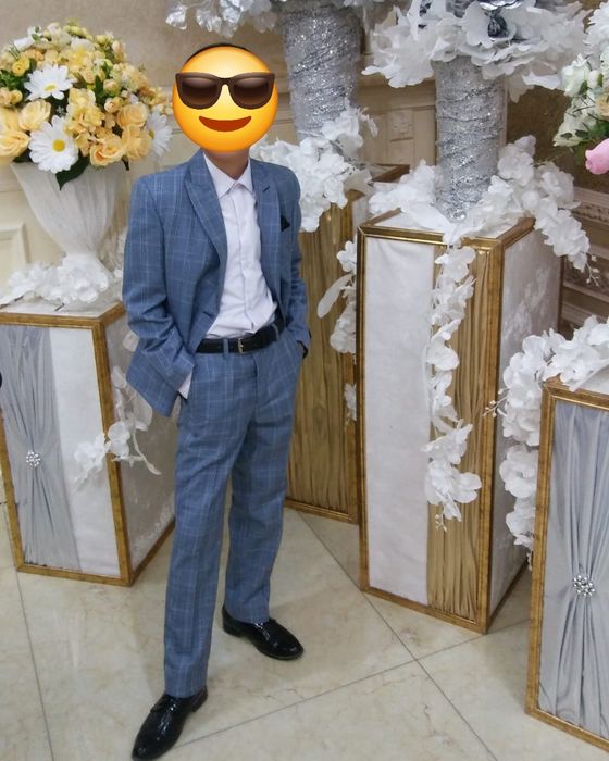 Костюм тройка серого цвета