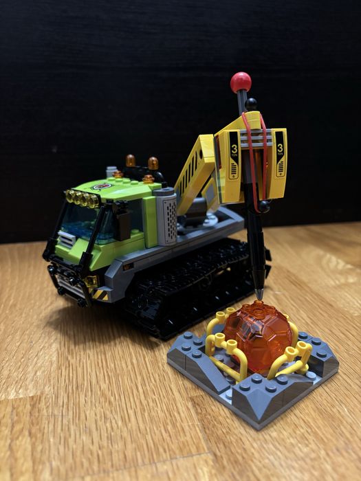 LEGO trei seturi de explorare a vulcanului 60121, 60122 si 60123