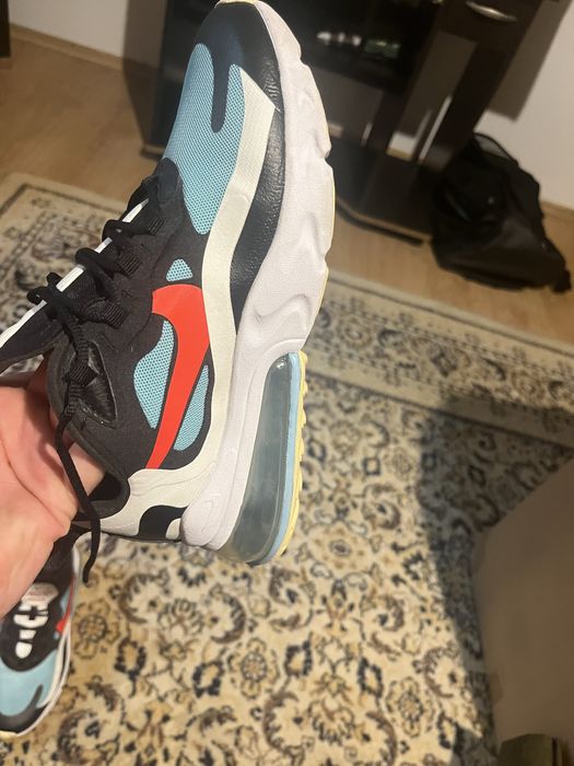 Vand adidasi nike air max 270