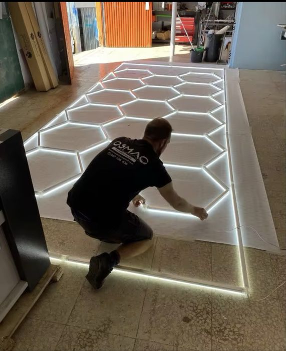 Plafon de iluminat honeycomb 2433 x 4840