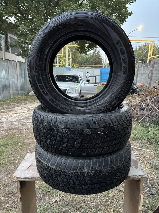 3 покрышки зимние от Toyo 235/60/16