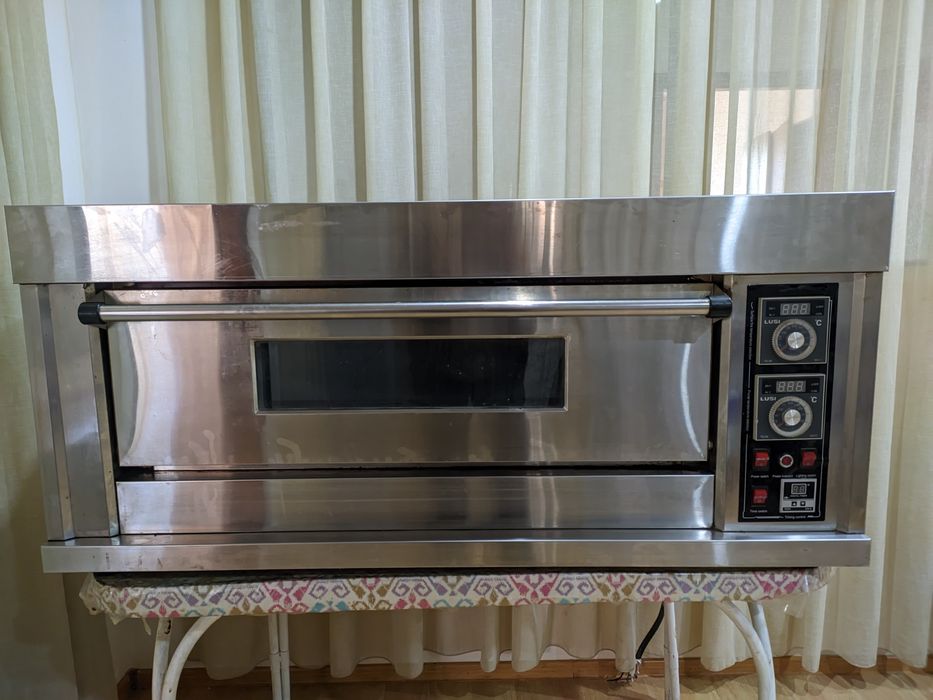 Продам печь духовой шкаф