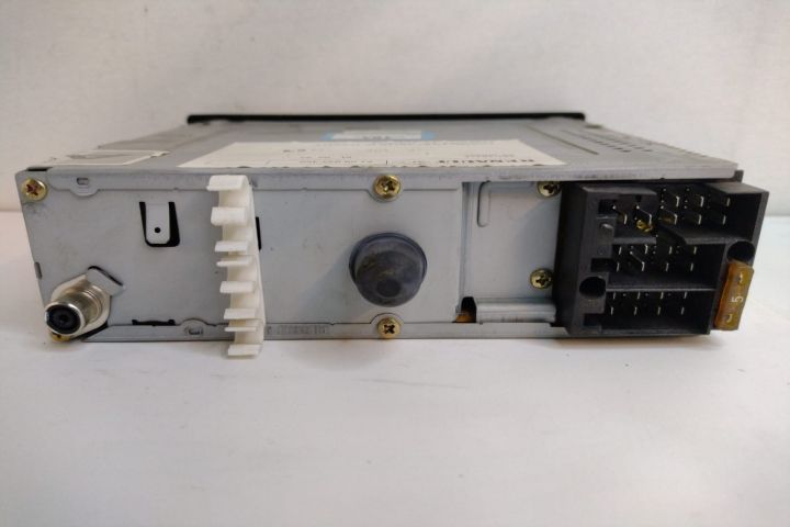 Radio CD 8200025460 Renault Clio a 2-a generatie