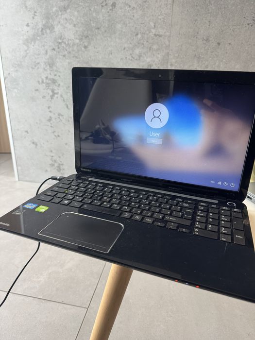 Лаптоп TOSHIBA L50