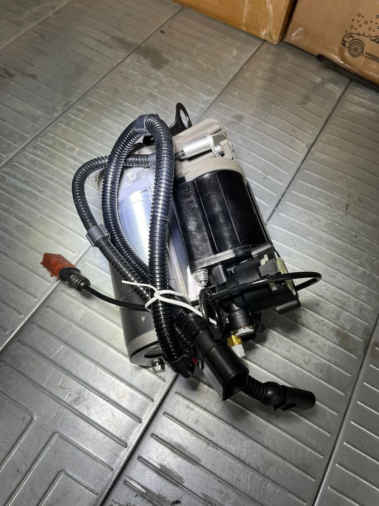 Compresor perna aer audi a6 a7 a8 q7 porsche cayenne vw touareg paname