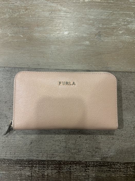 Furla цвят пудра голямо
