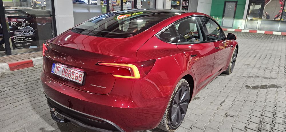 Vand tesla 2024 long range 4x4 highlander 42.000 km