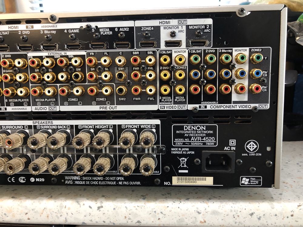 Denon AVR-4520 Top