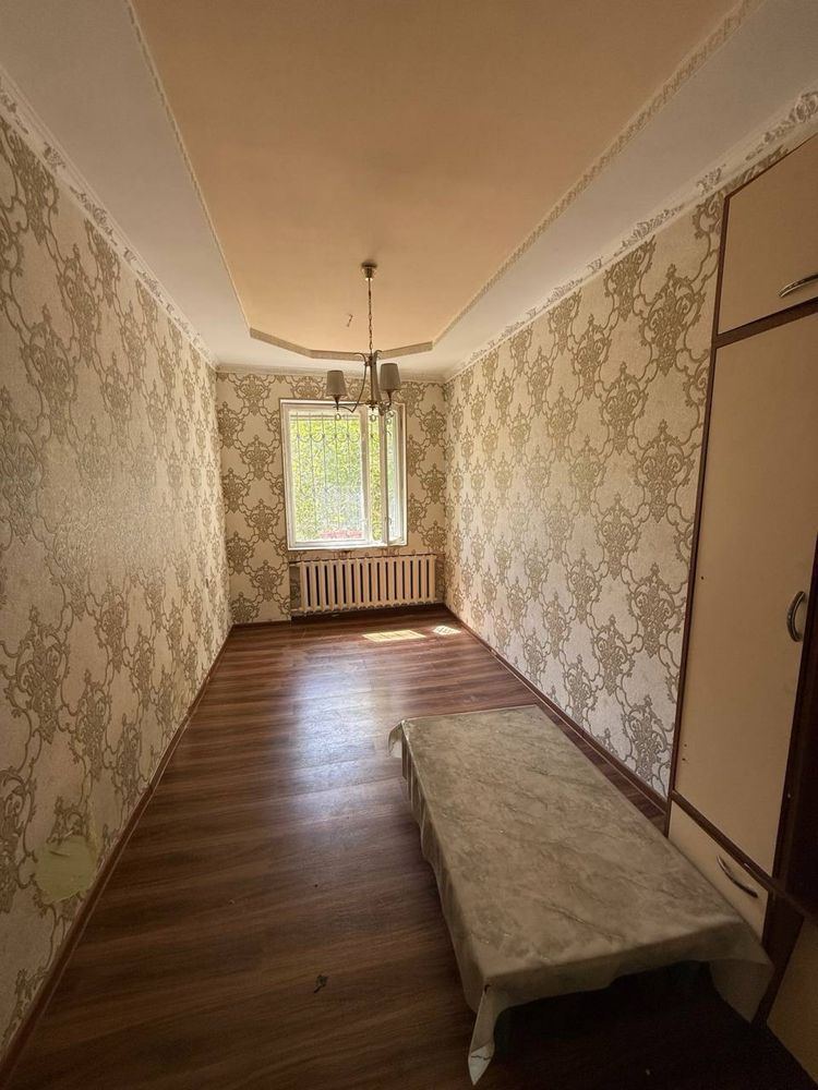Срочно! Продам Юнусабад 8 2/2/4 торец утепленный