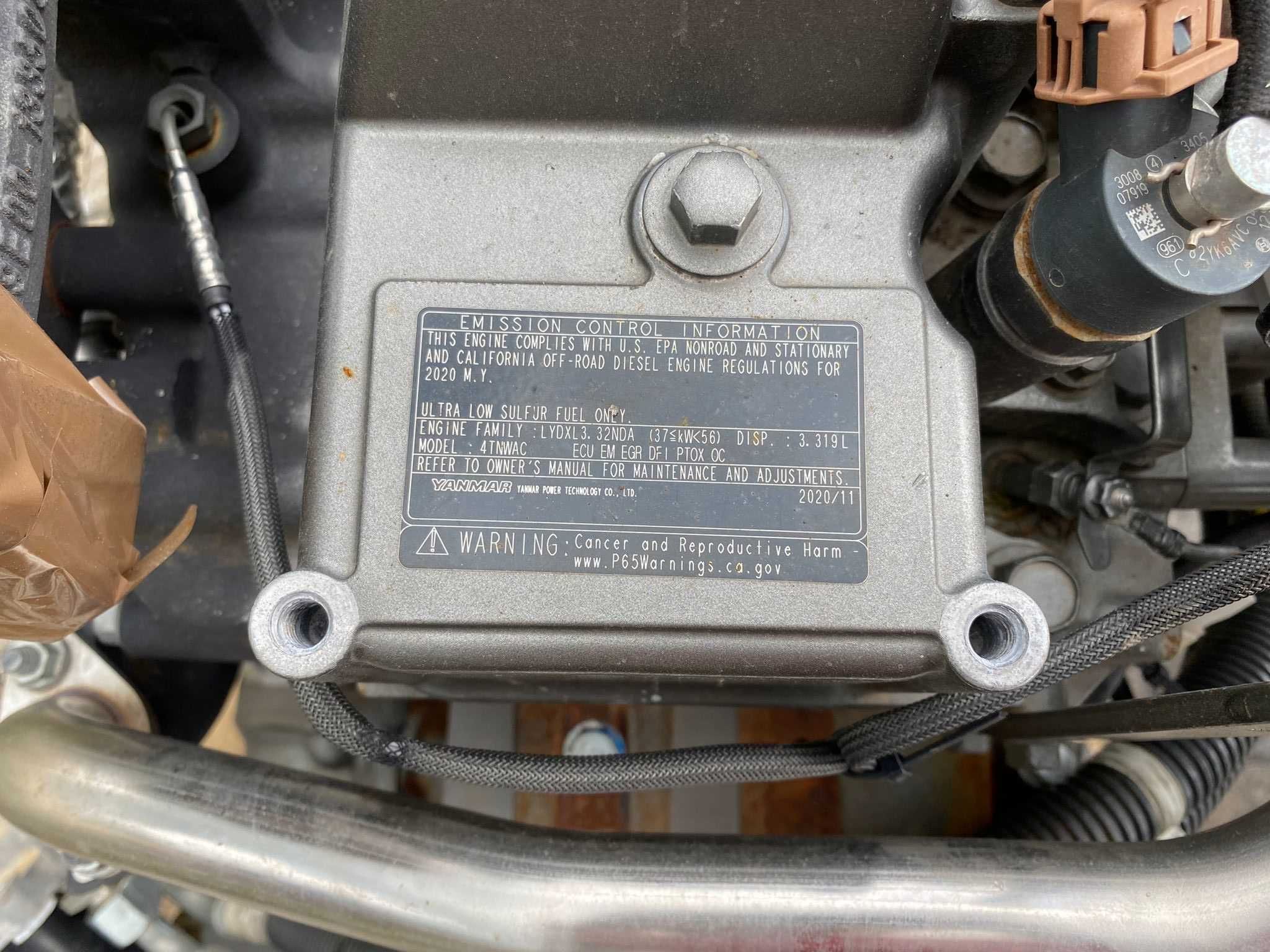 Motor complet Hitachi 4TNV 98C - Piesa de schimb Hitachi