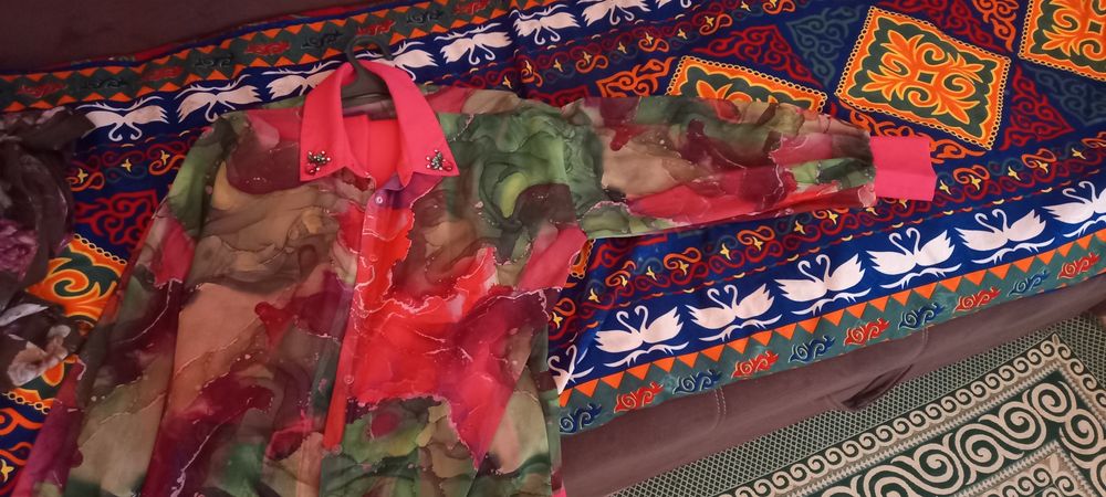 Продам тройкув отличного качества и цвета.