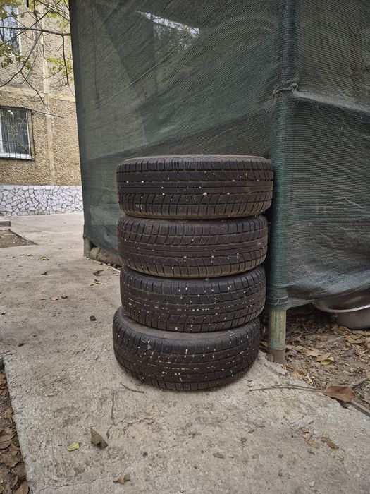 Шины Triangle  215/60/16