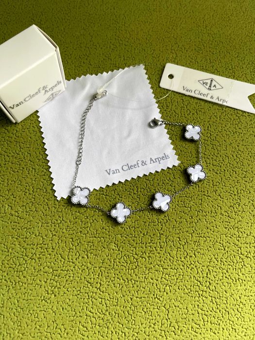 бяла гривна ван клиф van cleef с детелина от бял седеф с кутийка