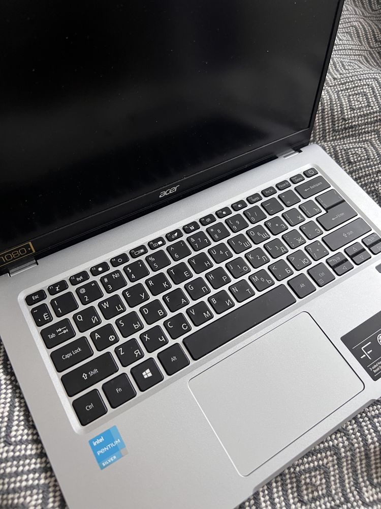 Acer swift sf114-34 в очень хорошем состоянии