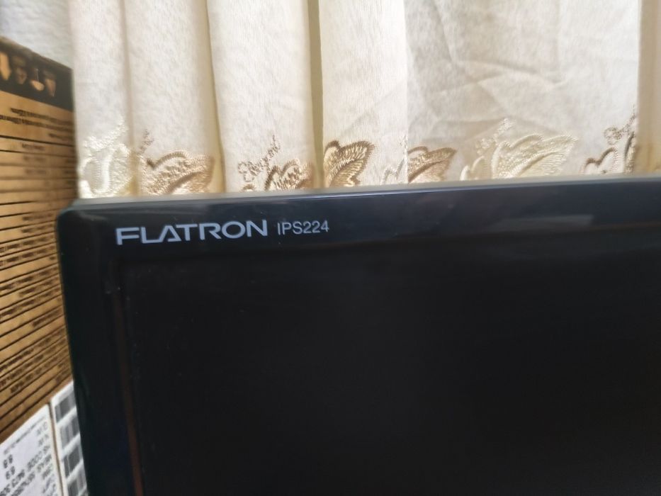 Монитор LG IPS 22 диагональ