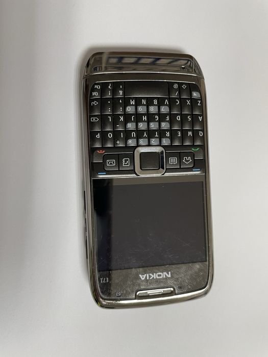 Telefon nokia E71