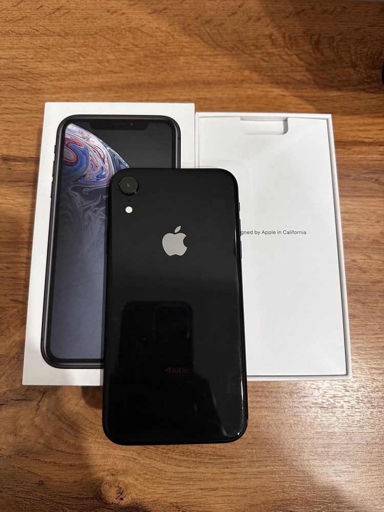 Продам iphone XR в хорошем состоянии