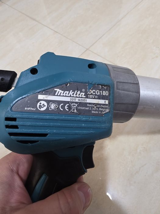Pistol de silicon Makita DCG 180