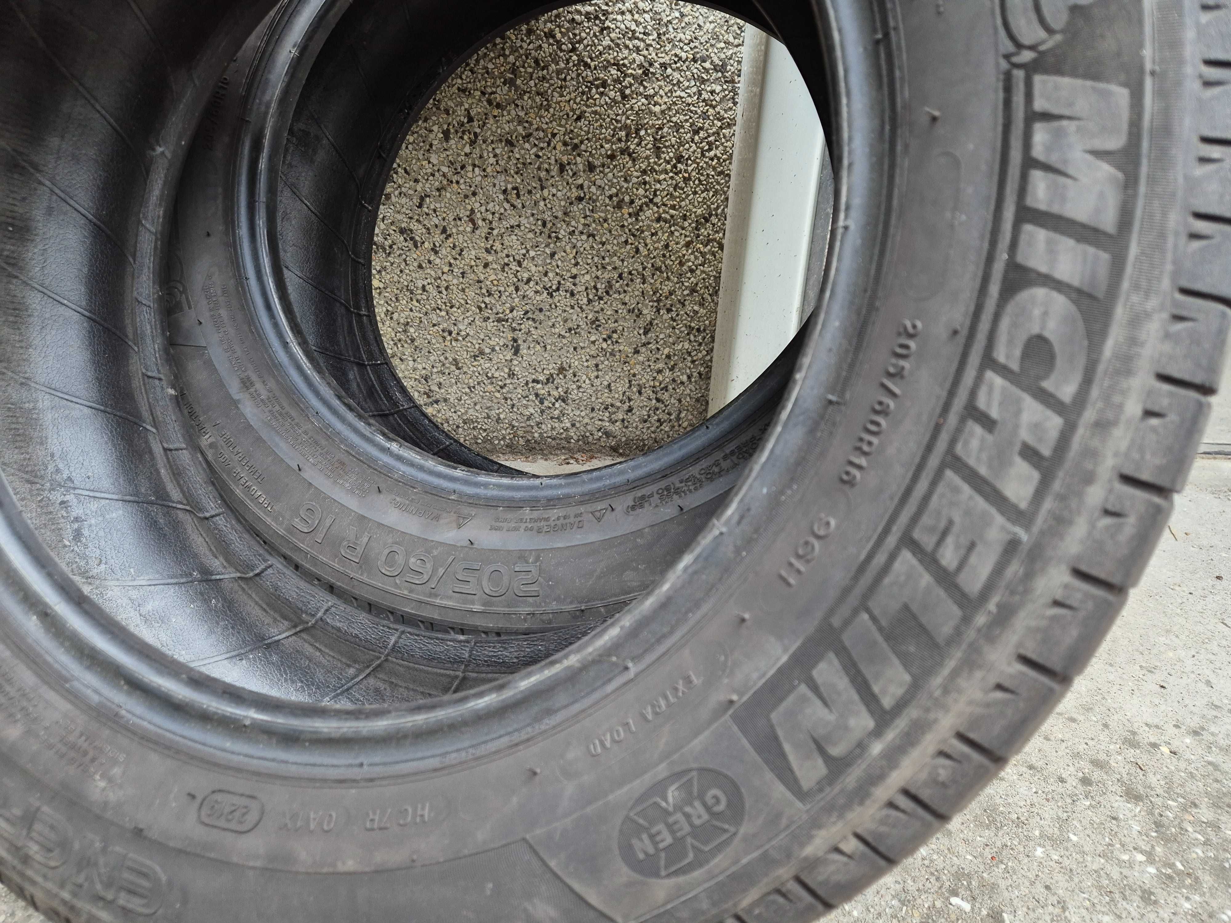 2бр. Гуми Michelin 205 60 16