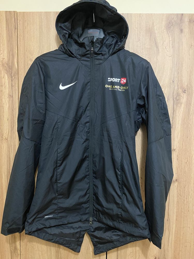 NIKE Shield-оригинално ново яке
