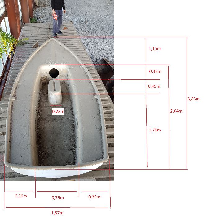 Продава стъклопластова лодка
