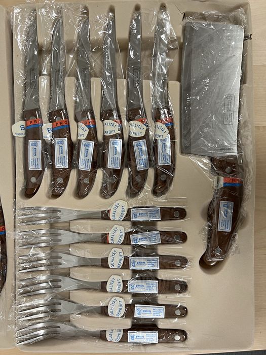 Set tacamuri si ustensile pt gratar