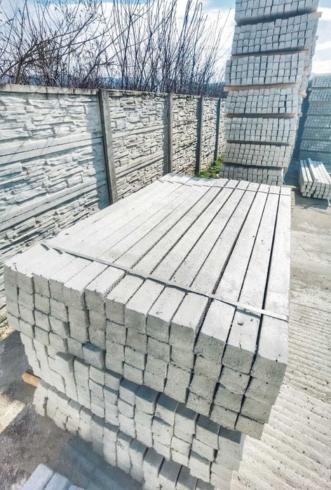 Stalpi spalieri din beton  pentru imprejmuiri si Garduri ornamentale