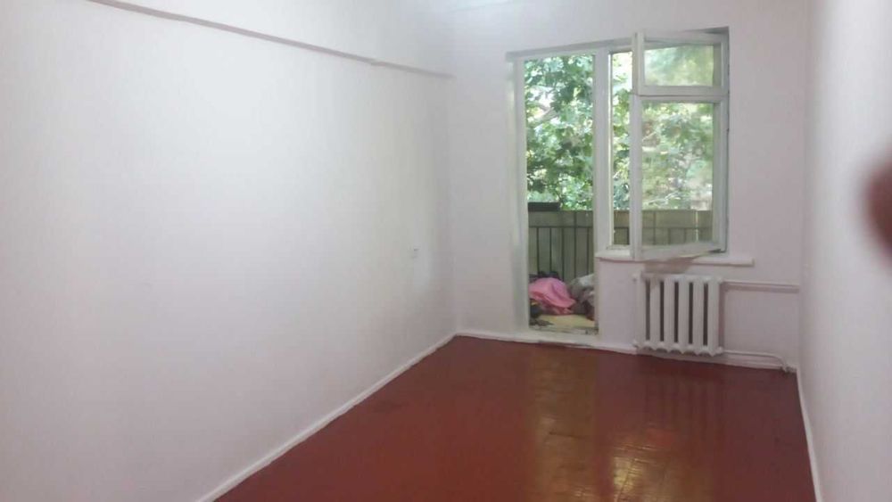 Продаётся квартира кирпичный Юнусабад3, 2/4/4 ор-р 5 Болница