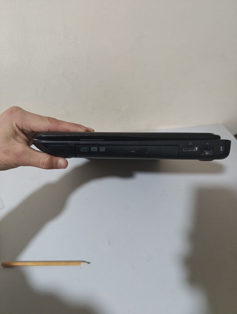 Dell noutbook 300 gb xotira