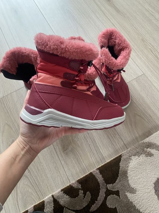 50 lei perechea - disponibil 2 perechi  marimea 28 ( 18,6 cm)