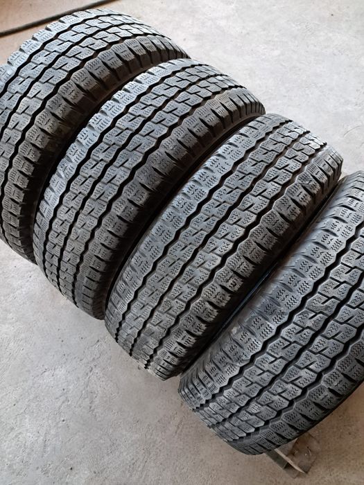 4 anvelope iarnă 215 65 r16 C Firestone