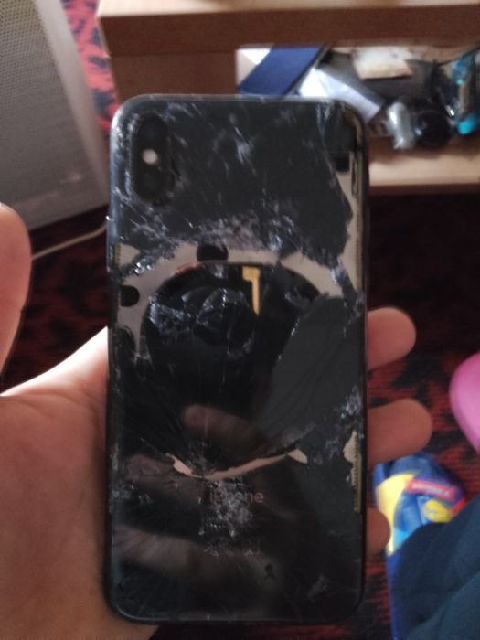 Vând iPhone x pentru piese