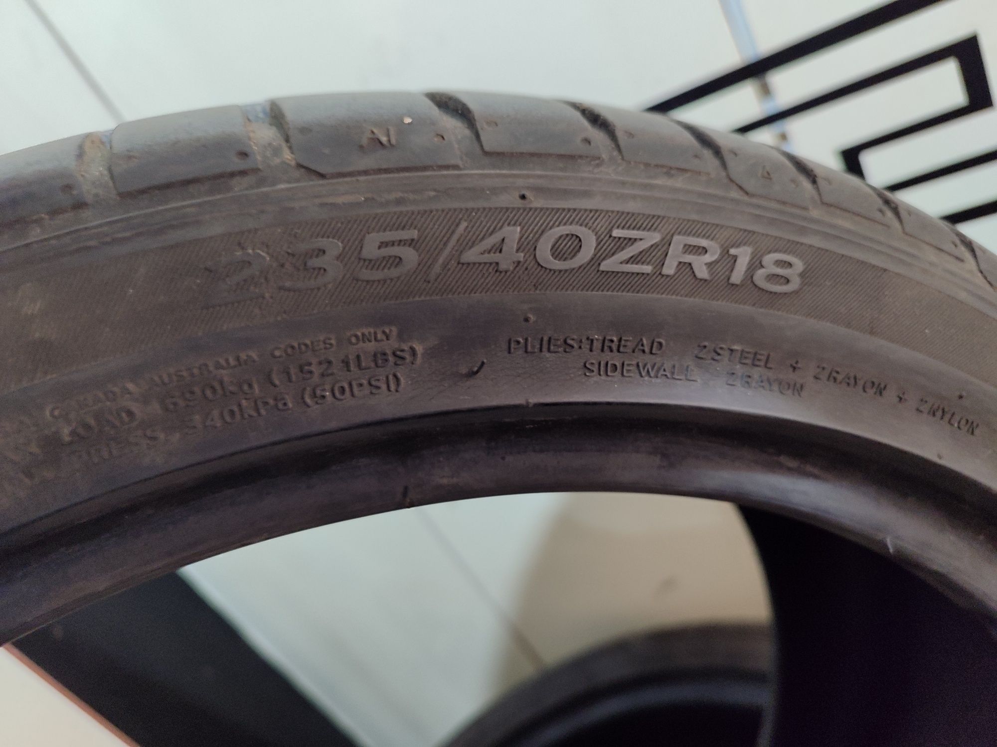 2бр.Гуми Hankook 235 40 18