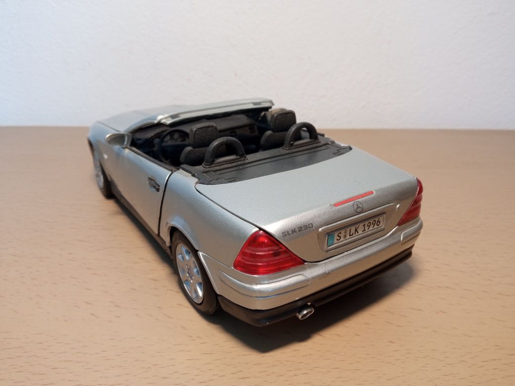 Mercedes SLK macheta auto 1:18 maisto