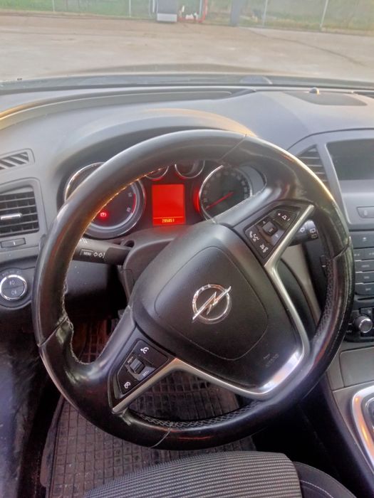 Opel insignia din 2012  1.9 diesel cu doar 285000 km rulați  3300 euro