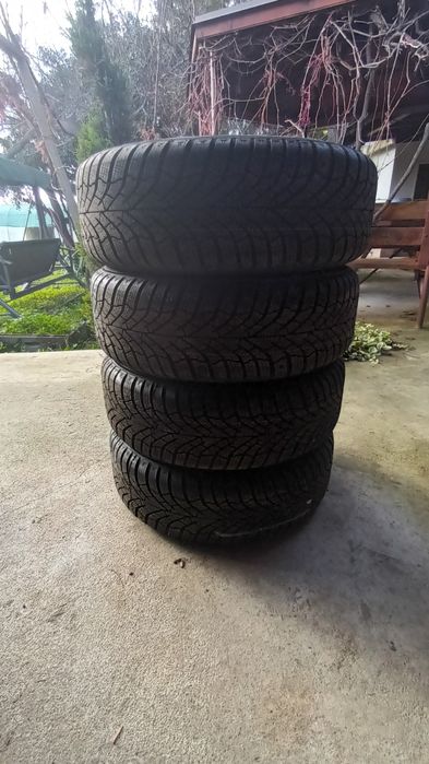Чосто нови зимни гуми KUMHO с джанти 15 цола