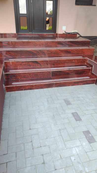 Execut amenajatri interioare exterioare.