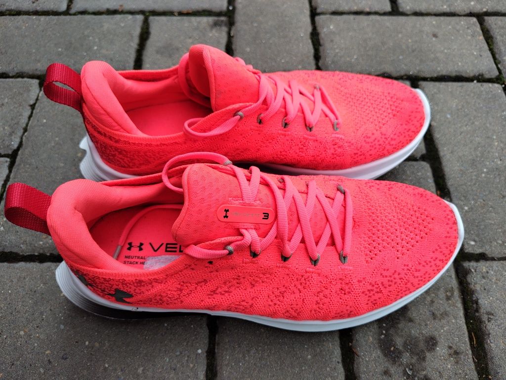 Under Armour Velociti 3