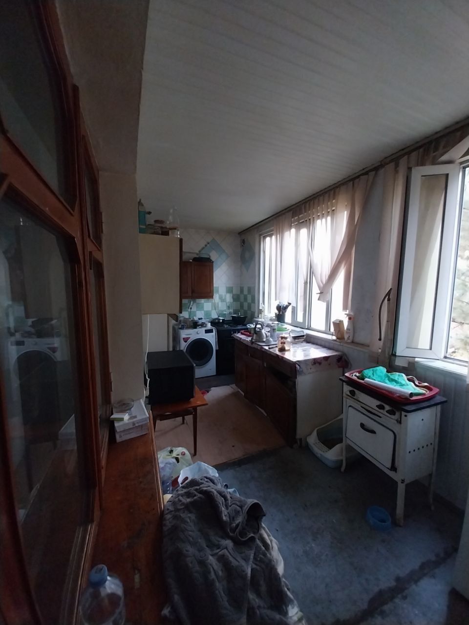 Продаётся квартира в кирп.доме 5мин до метро Бадамзар 52кв
